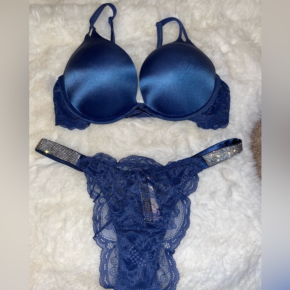 Victoria’s Secret Bombshell bra and shine strap panty SET